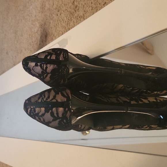 Heels - Picture 2 of 3